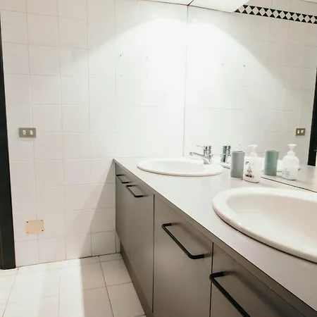 Апартаменты Casa Gioiosa - Lakeside Leisure & Business *