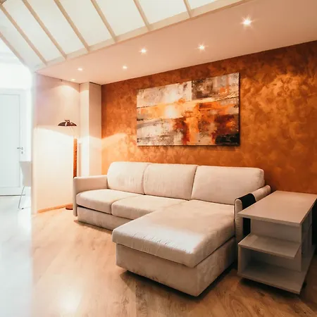 Casa Gioiosa - Lakeside Leisure & Business