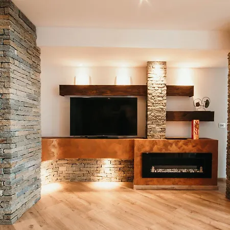 Casa Gioiosa - Lakeside Leisure & Business Апартаменты Оменья